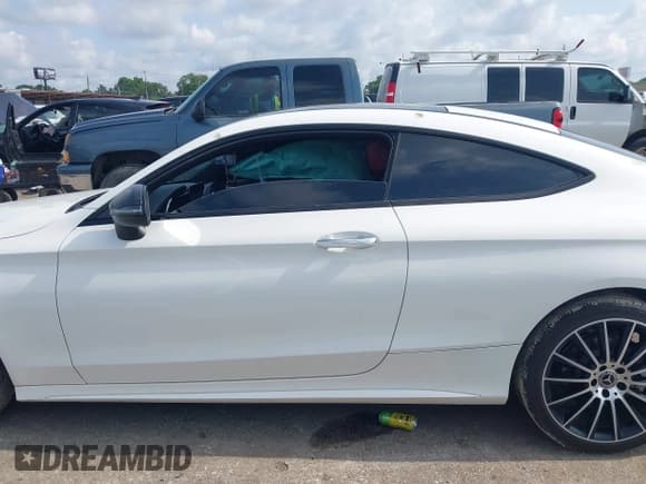 ✅ 2019 Mercedes-Benz C 300 • VIN: WDDWJ8DB1KF846175 • Lot: 42397729. Listed on IAAI with 89,461 mi. Free auction sales archive from the USA and detailed vehicle history report at DreamBid. Image 14.