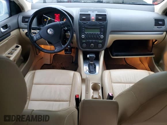 ✅ 2006 Volkswagen Jetta 1.9L TDI • VIN: 3VWDT81K46M722789 • Lot: 91319405. Wystawiony na Copart z przebiegiem 168 250 mil. Bezpłatny archiwum sprzedaży aukcyjnych z USA i szczegółowy raport historii pojazdu na DreamBid. Zdjęcie 8.