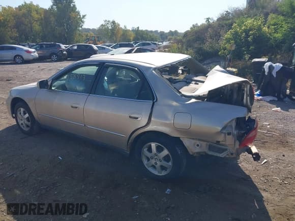 ✅ 2000 Honda Accord SE • VIN: 1HGCG5677YA064005 • Lot: 43358913. Listed on IAAI with 152,521 mi. Free auction sales archive from the USA and detailed vehicle history report at DreamBid. Image 3.