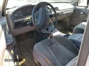 ✅ 1995 Ford F-250 • VIN: 1FTHX26G2SKC09679 • Лот: 64707075. Опубликован ранее на Copart с пробегом 148 831 миль. Бесплатный доступ к архиву аукционных продаж из США и подробный отчёт об истории автомобиля на DreamBid. Изображение 8.