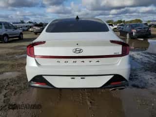 ✅ 2022 Hyundai Sonata Sport • VIN: 5NPEJ4J25NH136404 • Lot: 37618813. Wystawiony na Copart z przebiegiem 37 619 mil mil. Skorzystaj z bezpłatnego archiwum sprzedaży aukcyjnych z USA i zobacz szczegółowy raport historii pojazdu na DreamBid. Zdjęcie 6.