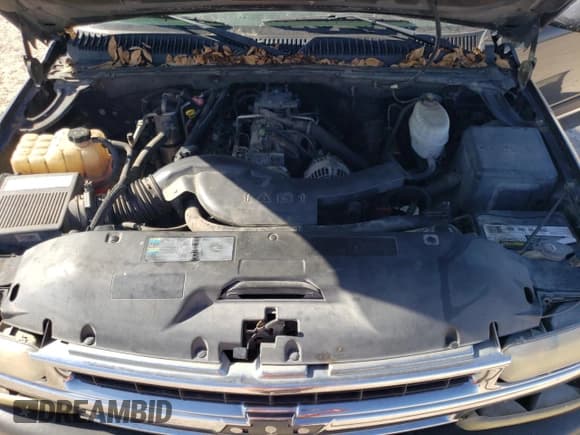 ✅ 2006 Chevrolet Suburban LT • VIN: 1GNEC16Z36J167536 • Лот: 85601924. Опубликован ранее на Copart с пробегом Не указан. Бесплатный доступ к архиву аукционных продаж из США и подробный отчёт об истории автомобиля на DreamBid. Изображение 13.