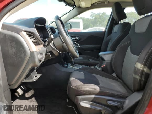 ✅ 2015 Jeep Cherokee Sport • VIN: 1C4PJMAB5FW640696 • Lot: 76191684. Wystawiony na Copart z przebiegiem 107 145 mil. Bezpłatny archiwum sprzedaży aukcyjnych z USA i szczegółowy raport historii pojazdu na DreamBid. Zdjęcie 7.