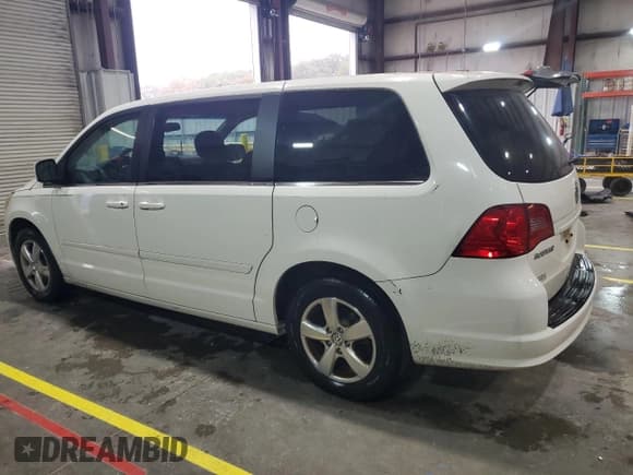 ✅ 2010 Volkswagen Routan SE • VIN: 2V4RW3D16AR242489 • Lot: 85957075. Wystawiony na Copart z przebiegiem 148 442 mil. Bezpłatny archiwum sprzedaży aukcyjnych z USA i szczegółowy raport historii pojazdu na DreamBid. Zdjęcie 2.