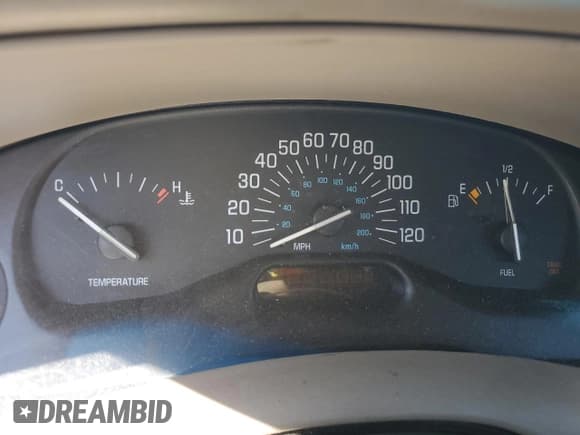 ✅ 1999 Buick Century Limited • VIN: 2G4WY52M5X1581408 • Lot: 71342214. Wystawiony na Copart z przebiegiem Nie podano. Bezpłatny archiwum sprzedaży aukcyjnych z USA i szczegółowy raport historii pojazdu na DreamBid. Zdjęcie 9.