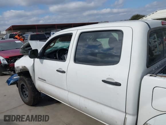 ✅ 2009 Toyota Tacoma PreRunner • VIN: 3TMJU62N19M077233 • Lot: 43714879. Listed on IAAI with 284,912 mi. Free auction sales archive from the USA and detailed vehicle history report at DreamBid. Image 14.