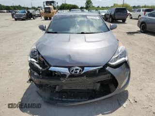 ✅ 2016 Hyundai Veloster • VIN: KMHTC6AD5GU251992 • Lot: 66952784. Wystawiony na Copart z przebiegiem 86 192 mil. Bezpłatny archiwum sprzedaży aukcyjnych z USA i szczegółowy raport historii pojazdu na DreamBid. Zdjęcie 5.