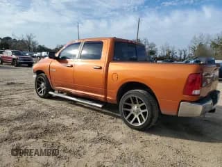 ✅ 2010 Dodge 1500 Sport • VIN: 1D7RB1CT3AS203909 • Lot: 46032975. Wystawiony na Copart z przebiegiem 197 624 mil. Bezpłatny archiwum sprzedaży aukcyjnych z USA i szczegółowy raport historii pojazdu na DreamBid. Zdjęcie 2.