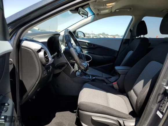 ✅ 2019 Hyundai Kona SEL • VIN: KM8K22AA3KU388063 • Лот: 66155184. Опубликован ранее на Copart с пробегом 72 074 миль. Бесплатный доступ к архиву аукционных продаж из США и подробный отчёт об истории автомобиля на DreamBid. Изображение 7.