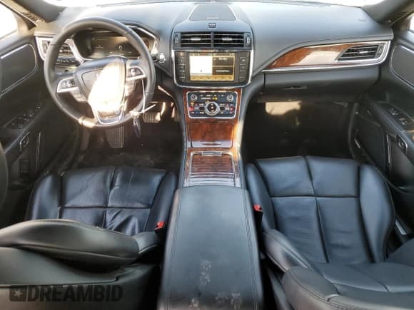 ✅ 2018 Lincoln Continental Livery • VIN: 1LN6L9HK3J5603553 • Lot: 56590325. Wystawiony na Copart z przebiegiem 43 235 mil. Bezpłatny archiwum sprzedaży aukcyjnych z USA i szczegółowy raport historii pojazdu na DreamBid. Zdjęcie 8.