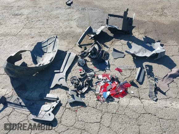 ✅ 2018 Dodge Challenger SXT Plus • VIN: 2C3CDZAG5JH123876 • Lot: 43400002. Wystawiony na IAAI z przebiegiem 168 947 mil. Bezpłatny archiwum sprzedaży aukcyjnych z USA i szczegółowy raport historii pojazdu na DreamBid. Zdjęcie 12.