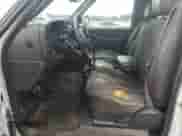 2004 Chevrolet Silverado 1500 LS z VIN 1GCEC14T04E206936, wystawiony jako Copart lot #56305735 z przebiegiem Nie podano mil oraz Szkoda całkowita • Salvage title. Historia ofert i sprzedaży dostępna na DreamBid. Obrazek 7.