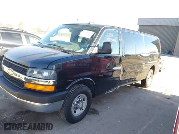2016 Chevrolet Express Passenger LT with VIN 1GAZGPFF7G1296879, listed as a IAAI auction lot 41359934 with 169,856 mi miles and . Bid and sale history available at DreamBid. Image 17.