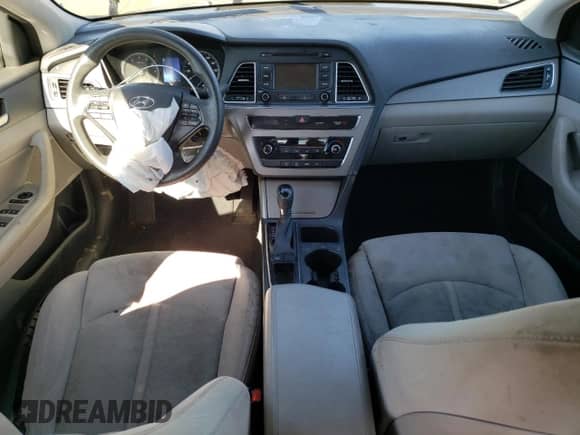 2015 Hyundai Sonata SE z VIN 5NPE24AF1FH025768, wystawiony jako Copart lot #87074575 z przebiegiem 86 073 mil mil oraz Czysty tytuł • Clean title. Historia ofert i sprzedaży dostępna na DreamBid. Obrazek 8.