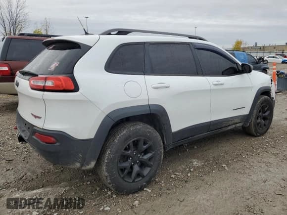 ✅ 2014 Jeep Cherokee Trailhawk • VIN: 1C4PJMBS8EW267778 • Lot: 85760065. Wystawiony na Copart z przebiegiem 162 614 mil. Bezpłatny archiwum sprzedaży aukcyjnych z USA i szczegółowy raport historii pojazdu na DreamBid. Zdjęcie 3.