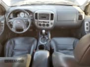 ✅ 2006 Ford Escape XLT • VIN: 1FMCU93166KC47848 • Lot: 85583935. Listed on Copart with 304,843 mi. Free auction sales archive from the USA and detailed vehicle history report at DreamBid. Image 8.