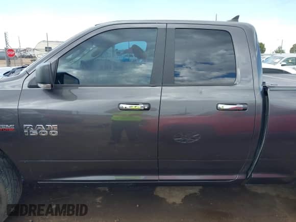 2018 Ram 1500 SLT with VIN 1C6RR6GT2JS123389, listed as a IAAI auction lot 43376046 with 95,873 mi miles and . Bid and sale history available at DreamBid. Image 14.