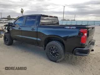 ✅ 2021 Chevrolet Silverado 1500 Custom • VIN: 3GCPYBEK1MG330261 • Lot: 77528044. Wystawiony na Copart z przebiegiem 46 753 mil. Bezpłatny archiwum sprzedaży aukcyjnych z USA i szczegółowy raport historii pojazdu na DreamBid. Zdjęcie 2.