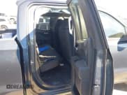 ✅ 2020 Chevrolet Silverado 1500 Custom • VIN: 1GCRWBEF7LZ133417 • Lot: 43470312. Wystawiony na IAAI z przebiegiem 107 761 mil. Bezpłatny archiwum sprzedaży aukcyjnych z USA i szczegółowy raport historii pojazdu na DreamBid. Zdjęcie 8.