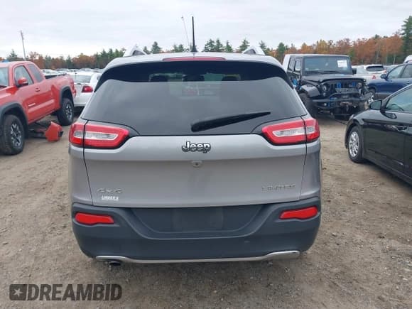 ✅ 2016 Jeep Cherokee Limited • VIN: 1C4PJMDB4GW321030 • Лот: 43506326. Опубликован ранее на IAAI с пробегом 140 319 миль. Бесплатный доступ к архиву аукционных продаж из США и подробный отчёт об истории автомобиля на DreamBid. Изображение 16.