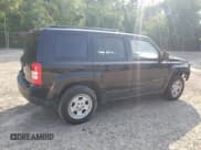 ✅ 2017 Jeep Patriot Sport SE • VIN: 1C4NJPBA6HD207756 • Lot: 64142705. Wystawiony na Copart z przebiegiem 110 981 mil. Bezpłatny archiwum sprzedaży aukcyjnych z USA i szczegółowy raport historii pojazdu na DreamBid. Zdjęcie 3.