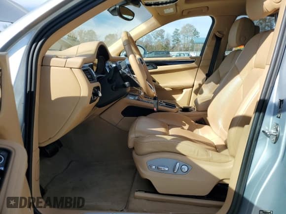 ✅ 2015 Porsche Macan S • VIN: WP1AB2A56FLB57820 • Lot: 93069745. Wystawiony na Copart z przebiegiem 106 497 mil. Bezpłatny archiwum sprzedaży aukcyjnych z USA i szczegółowy raport historii pojazdu na DreamBid. Zdjęcie 7.