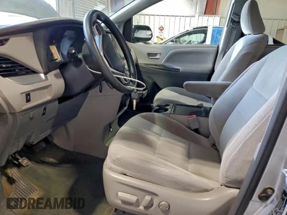 ✅ 2016 Toyota Sienna LE • VIN: 5TDJK3DC6GS138072 • Lot: 93824155. Listed on Copart with 139,844 mi. Free auction sales archive from the USA and detailed vehicle history report at DreamBid. Image 7.