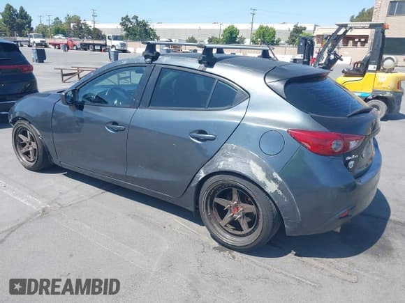✅ 2014 Mazda 3 i Sport • VIN: JM1BM1K75E1204517 • Lot: 42569990. Listed on IAAI with 98,502 mi. Free auction sales archive from the USA and detailed vehicle history report at DreamBid. Image 3.