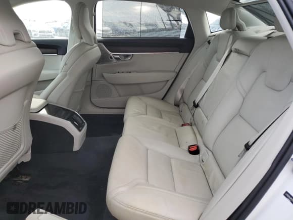 ✅ 2022 Volvo S90 • VIN: LVY062ML9NP263674 • Лот: 75642304. Опубликован ранее на Copart с пробегом Не указан. Бесплатный доступ к архиву аукционных продаж из США и подробный отчёт об истории автомобиля на DreamBid. Изображение 10.