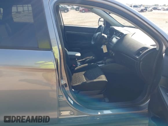 ✅ 2024 Mitsubishi Outlander S • VIN: JA4ARUAUXRU025989 • Лот: 43246992. Опубликован ранее на IAAI с пробегом 12 791 миль. Бесплатный доступ к архиву аукционных продаж из США и подробный отчёт об истории автомобиля на DreamBid. Изображение 5.