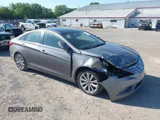 2012 Hyundai Sonata SE with VIN 5NPEC4AB5CH403337, listed as a IAAI auction lot 42682479 with 194,413 mi miles and . Bid and sale history available at DreamBid. Image 1.