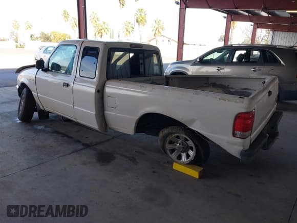 ✅ 2000 Ford Ranger XL • VIN: 1FTYR14C8YPC08441 • Lot: 41261747. Wystawiony na IAAI z przebiegiem 258 755 mil. Bezpłatny archiwum sprzedaży aukcyjnych z USA i szczegółowy raport historii pojazdu na DreamBid. Zdjęcie 3.