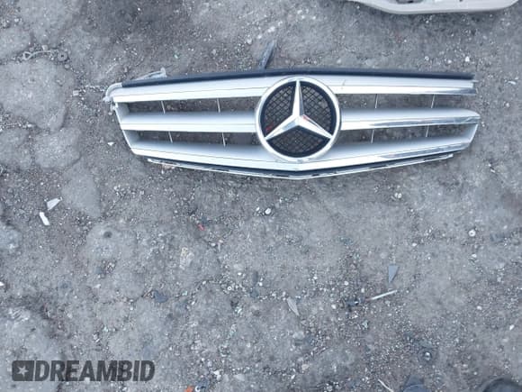 ✅ 2010 Mercedes-Benz C 300 Sport • VIN: WDDGF5EB9AR102405 • Лот: 43480466. Опубликован ранее на IAAI с пробегом 126 450 миль. Бесплатный доступ к архиву аукционных продаж из США и подробный отчёт об истории автомобиля на DreamBid. Изображение 12.