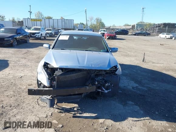 ✅ 2012 Chrysler 200 Touring • VIN: 1C3CCBBB4CN299051 • Lot: 43461980. Wystawiony na IAAI z przebiegiem 128 365 mil. Bezpłatny archiwum sprzedaży aukcyjnych z USA i szczegółowy raport historii pojazdu na DreamBid. Zdjęcie 13.