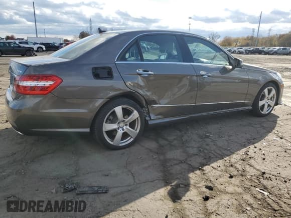 ✅ 2011 Mercedes-Benz E 350 Luxury • VIN: WDDHF8HB6BA377103 • Lot: 90844605. Listed on Copart with 57,626 mi. Free auction sales archive from the USA and detailed vehicle history report at DreamBid. Image 3.