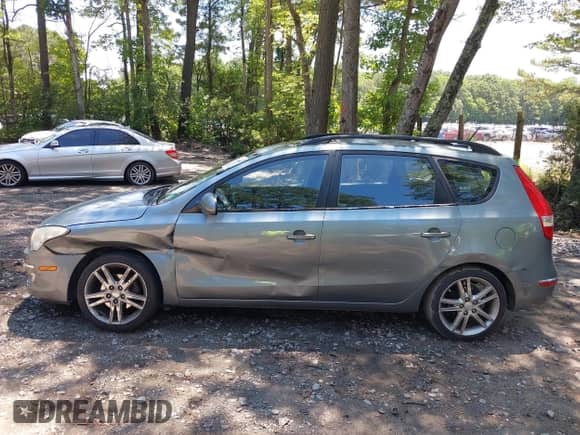 2010 Hyundai Elantra GLS z VIN KMHDC8AE3AU050785, wystawiony jako IAAI lot #42546854 z przebiegiem 72 198 mil mil oraz . Historia ofert i sprzedaży dostępna na DreamBid. Obrazek 6.