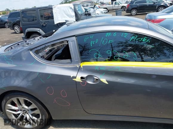 ✅ 2014 Hyundai Genesis Coupe 2.0T • VIN: KMHHT6KD6EU114447 • Lot: 42561898. Wystawiony na IAAI z przebiegiem 101 453 mil. Bezpłatny archiwum sprzedaży aukcyjnych z USA i szczegółowy raport historii pojazdu na DreamBid. Zdjęcie 15.