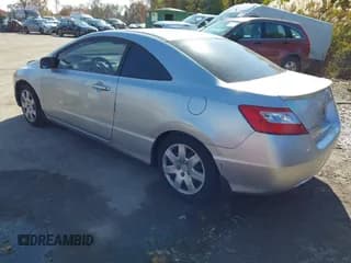 ✅ 2007 Honda Civic LX • VIN: 2HGFG12637H520262 • Lot: 43604128. Wystawiony na IAAI z przebiegiem 277 580 mil. Bezpłatny archiwum sprzedaży aukcyjnych z USA i szczegółowy raport historii pojazdu na DreamBid. Zdjęcie 3.