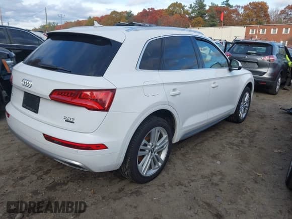 ✅ 2018 Audi Q5 Premium Plus • VIN: WA1BNAFY5J2134645 • Лот: 43636154. Опубликован ранее на IAAI с пробегом 50 581 миль. Бесплатный доступ к архиву аукционных продаж из США и подробный отчёт об истории автомобиля на DreamBid. Изображение 4.