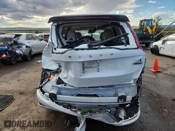 ✅ 2020 Volvo XC90 Momentum • VIN: YV4A221K0L1531382 • Лот: 81220965. Опубликован ранее на Copart с пробегом 77 832 миль. Бесплатный доступ к архиву аукционных продаж из США и подробный отчёт об истории автомобиля на DreamBid. Изображение 6.