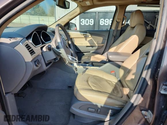 ✅ 2009 Chevrolet Traverse 1LT • VIN: 1GNEV23D79S135826 • Lot: 71452445. Wystawiony na Copart z przebiegiem 217 799 mil. Bezpłatny archiwum sprzedaży aukcyjnych z USA i szczegółowy raport historii pojazdu na DreamBid. Zdjęcie 7.