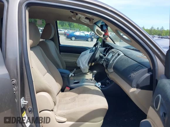 ✅ 2013 Toyota Tacoma • VIN: 5TFJX4CN2DX023064 • Lot: 42419032. Listed on IAAI with 223,413 mi. Free auction sales archive from the USA and detailed vehicle history report at DreamBid. Image 5.