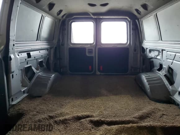 ✅ 2011 Ford Econoline Cargo Commercial • VIN: 1FTNE1EW6BDB02070 • Лот: 58601985. Опубликован ранее на Copart с пробегом 58 381 миль. Бесплатный доступ к архиву аукционных продаж из США и подробный отчёт об истории автомобиля на DreamBid. Изображение 10.