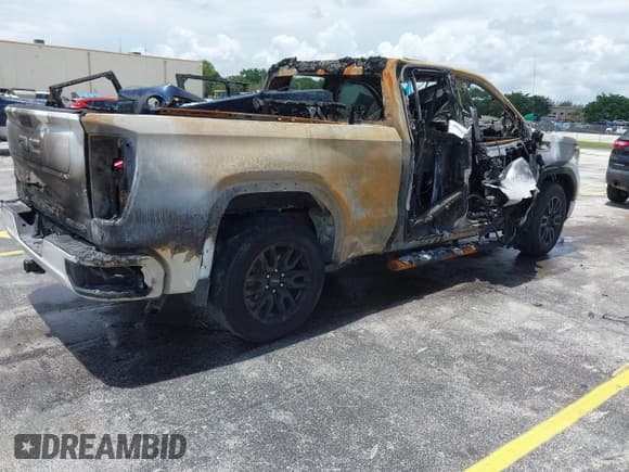 ✅ 2022 GMC Sierra 1500 Elevation • VIN: 1GTR8CEK3NZ146360 • Lot: 42725489. Listed on IAAI with Not provided. Free auction sales archive from the USA and detailed vehicle history report at DreamBid. Image 4.