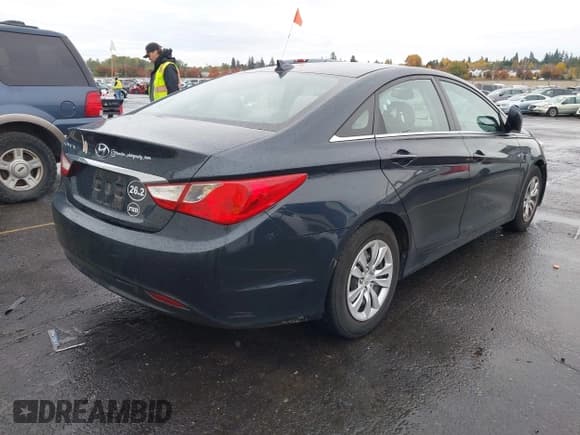 ✅ 2012 Hyundai Sonata GLS • VIN: 5NPEB4AC2CH312683 • Lot: 43596878. Listed on IAAI with 121,992 mi. Free auction sales archive from the USA and detailed vehicle history report at DreamBid. Image 4.