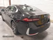 ✅ 2026 BMW 5 Series 530i xDrive • VIN: WBA53FJ05TCV77007 • Lot: 43162906. Wystawiony na IAAI z przebiegiem 2 697 mil. Bezpłatny archiwum sprzedaży aukcyjnych z USA i szczegółowy raport historii pojazdu na DreamBid. Zdjęcie 3.