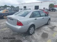 ✅ 2006 Ford Focus S • VIN: 1FAFP34NX6W131980 • Lot: 42408699. Wystawiony na IAAI z przebiegiem 139 258 mil. Bezpłatny archiwum sprzedaży aukcyjnych z USA i szczegółowy raport historii pojazdu na DreamBid. Zdjęcie 4.