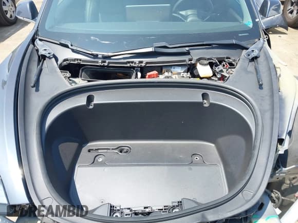 ✅ 2020 Tesla Model 3 Standard Range Plus • VIN: 5YJ3E1EA4LF644211 • Lot: 42466002. Wystawiony na IAAI z przebiegiem 95 602 mil. Bezpłatny archiwum sprzedaży aukcyjnych z USA i szczegółowy raport historii pojazdu na DreamBid. Zdjęcie 10.