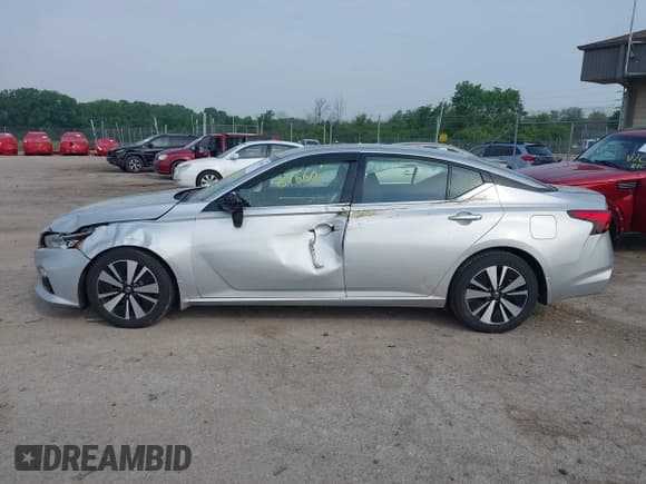 ✅ 2020 Nissan Altima SV • VIN: 1N4BL4DV5LC115294 • Lot: 42487660. Wystawiony na IAAI z przebiegiem 122 369 mil. Bezpłatny archiwum sprzedaży aukcyjnych z USA i szczegółowy raport historii pojazdu na DreamBid. Zdjęcie 14.