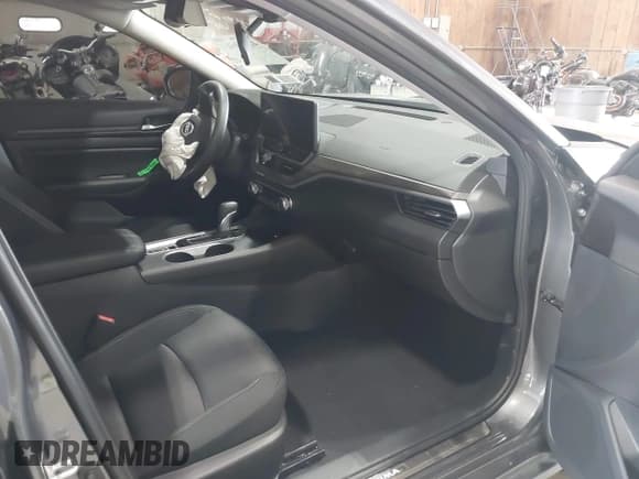 ✅ 2025 Nissan Altima SV • VIN: 1N4BL4DW5SN308265 • Лот: 42650643. Опубликован ранее на IAAI с пробегом 10 192 миль. Бесплатный доступ к архиву аукционных продаж из США и подробный отчёт об истории автомобиля на DreamBid. Изображение 5.